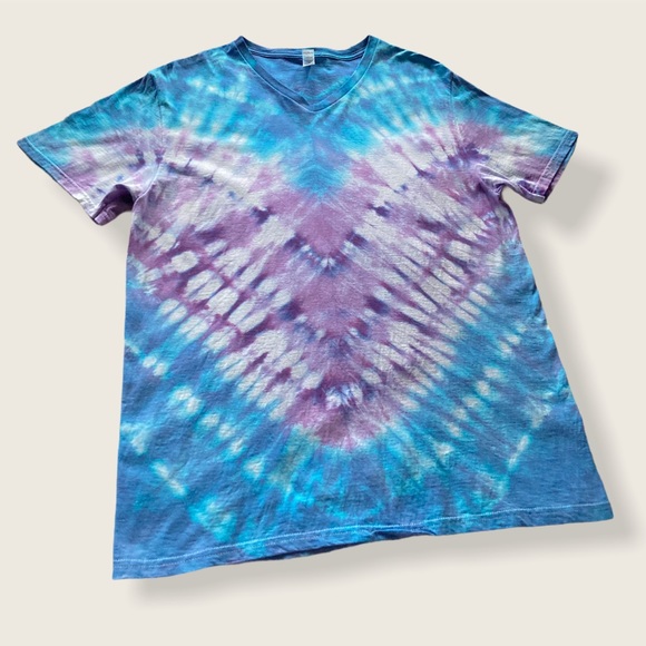 Tie Dye V-Neck Tee - Picture 4 of 6